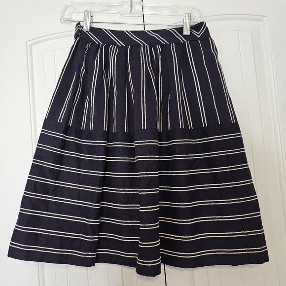 Women's Anthropologie Maeve Nubby Stripes‎ Skirt Navy Blue White Pockets Size 2P - Picture 2 of 7